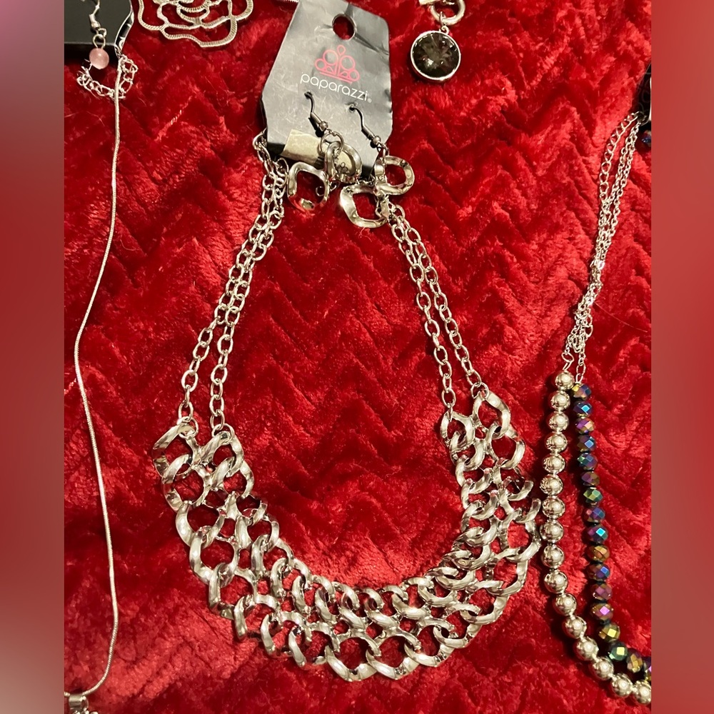 Paparazzi Necklaces with Earrings - Picture 12 of 13